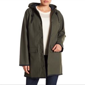 Levi’s Hooded Contrast Trim Rain Jacket - NWOT